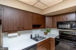 52 Hillside Ct, Clinton, NJ 08809 - Photo 7