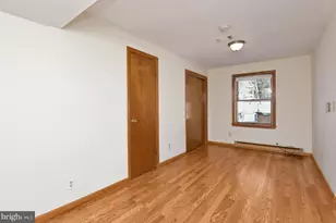 35 Carl Sandburg Dr, Hamilton Township, NJ 08690 - Photo 23