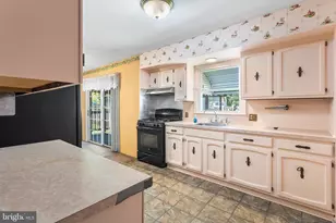 21 Berg Ave, Hamilton Township, NJ 08610 - Photo 13