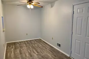 15 Lehavre Ct, Hamilton Township, NJ 08619 - Photo 5