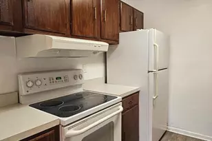 X-10 Avon Dr, East Windsor Township, NJ 08520 - Photo 7