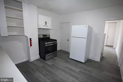 270 Hills Place, Trenton, NJ 08611 - Photo 9