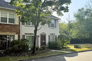 40 Chambord Ct, Hamilton Township, NJ 08619 - Photo 5