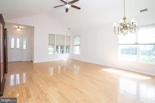 97 Hummingbird Dr, Hamilton Township, NJ 08690 - Photo 5