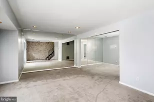 449 Livingston Dr, Hightstown, NJ 08520 - Photo 3