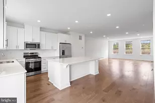 142 ADA Hightower Ave, Pennington, NJ 08534 - Photo 5