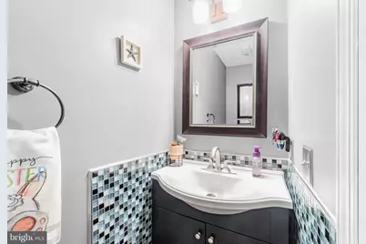 54 Versailles Court, Hamilton Township, NJ 08619 - Photo 5