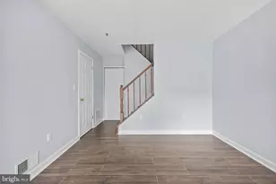 27 Versailles Ct, Hamilton Township, NJ 08619 - Photo 11