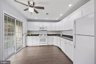 27 Versailles Ct, Hamilton Township, NJ 08619 - Photo 13