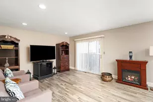 619 Edison Dr, Hightstown, NJ 08520 - Photo 5