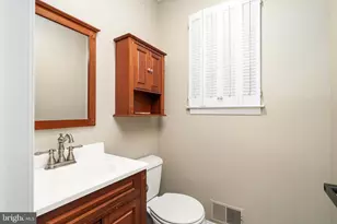 619 Edison Dr, Hightstown, NJ 08520 - Photo 15