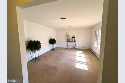 16 Dewberry Drive, Trenton, NJ 08610 - Photo 5