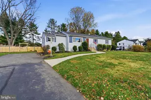 17 Woosamonsa Rd, Pennington, NJ 08534 - Photo 1