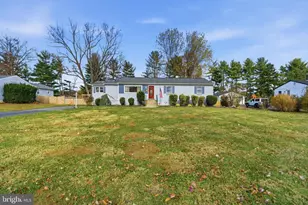 17 Woosamonsa Rd, Pennington, NJ 08534 - Photo 3