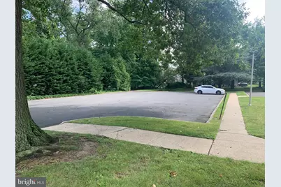 1072-1076 Parkway Avenue #1072, Ewing Township, NJ 08628 - Photo 5