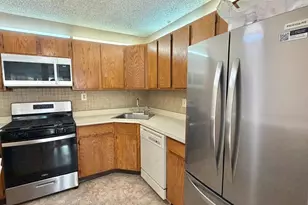 82 Versailles Ct, Hamilton Township, NJ 08619 - Photo 3