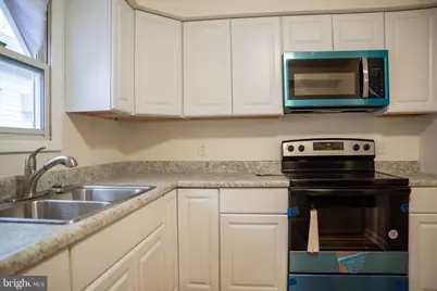 45 Middle Rose Street #J, Trenton, NJ 08618 - Photo 5