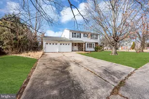 1 Colleen Cir, Ewing Township, NJ 08638 - Photo 5