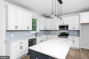 250 McAdoo Ave, Hamilton Township, NJ 08619 - Photo 9