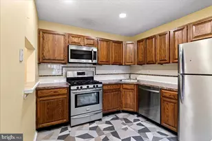 28 Holly Ct, Hamilton Township, NJ 08619 - Photo 13