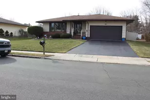 8 Mint Leaf Dr, Hamilton Township, NJ 08690 - Photo 1