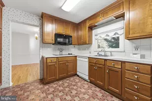 10 Hawthorne Ln, East Windsor Township, NJ 08520 - Photo 19