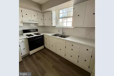 1643 Pennington Road #FIRST FLOOR, Ewing Township, NJ 08618 - Photo 5