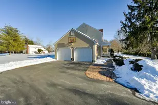 374 Village Rd E, Princeton Junction, NJ 08550 - Photo 5