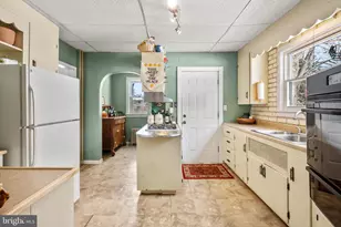 37 Van Duyn Dr, Ewing Township, NJ 08628 - Photo 17