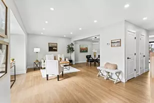324 Evanston Dr, Hightstown, NJ 08520 - Photo 3