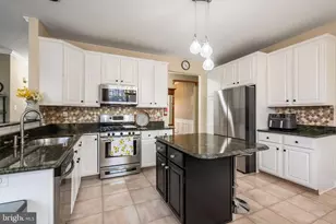 3 Milburne Ln, Robbinsville Township, NJ 08691 - Photo 9