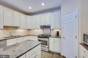 35 Stonewall Cir, Princeton, NJ 08540 - Photo 15