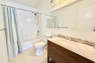 6 Holly Ct, Hamilton Township, NJ 08619 - Photo 5