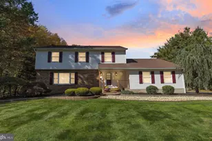 33 Beechwood Dr, Robbinsville, NJ 08691 - Photo 1