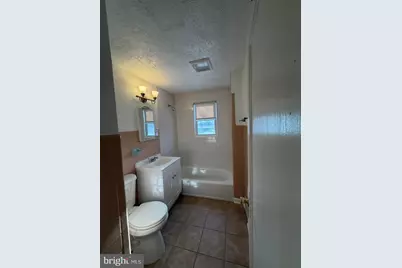 973 S Olden Avenue #2ND FLOOR, Hamilton Township, NJ 08610 - Photo 11