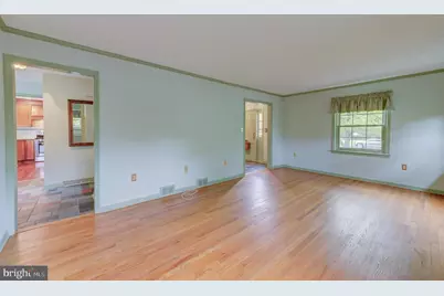 19 Farm Road, Ewing Township, NJ 08638 - Photo 9