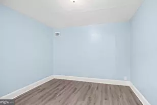 33 Oak St, Trenton, NJ 08618 - Photo 13