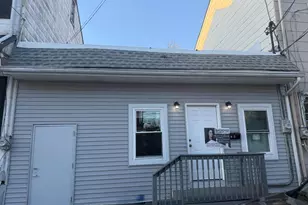 28 Elm St, Trenton, NJ 08611 - Photo 1