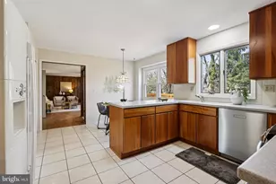 8 Woodbury Ln, Lawrenceville, NJ 08648 - Photo 15