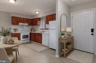 423 Meadow Woods Ln, Lawrence Township, NJ 08648 - Photo 3