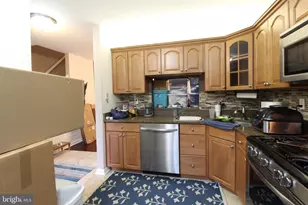 66 Sycamore Ct, Trenton, NJ 08648 - Photo 7