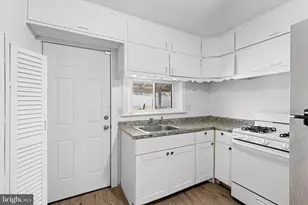 433 S Logan Ave, Trenton, NJ 08629 - Photo 9