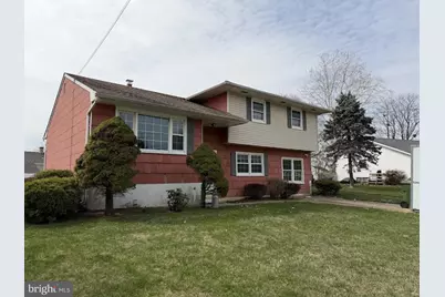 5 Clive Court, Ewing Township, NJ 08638 - Photo 1