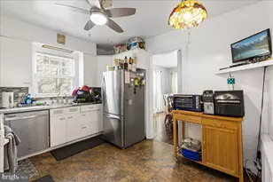 218 Sanhican Dr, Trenton, NJ 08618 - Photo 13