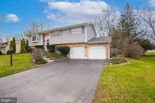29 Hawthorne Ln, Hightstown, NJ 08520 - Photo 3
