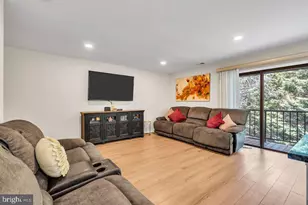 138 Wyndham, Robbinsville Township, NJ 08691 - Photo 5