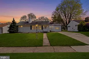 126 Villanova Dr, Lawrence, NJ 08648 - Photo 1