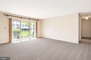 41 Cheverny Ct, Hamilton Township, NJ 08619 - Photo 5