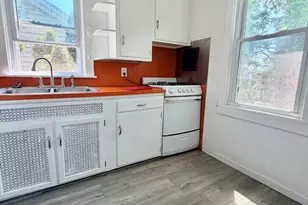 23 Carlton Ave, Trenton, NJ 08618 - Photo 5
