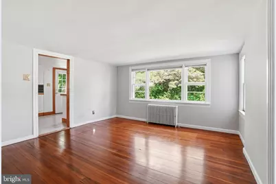 415 Village Road E, Princeton Junction, NJ 08550 - Photo 9